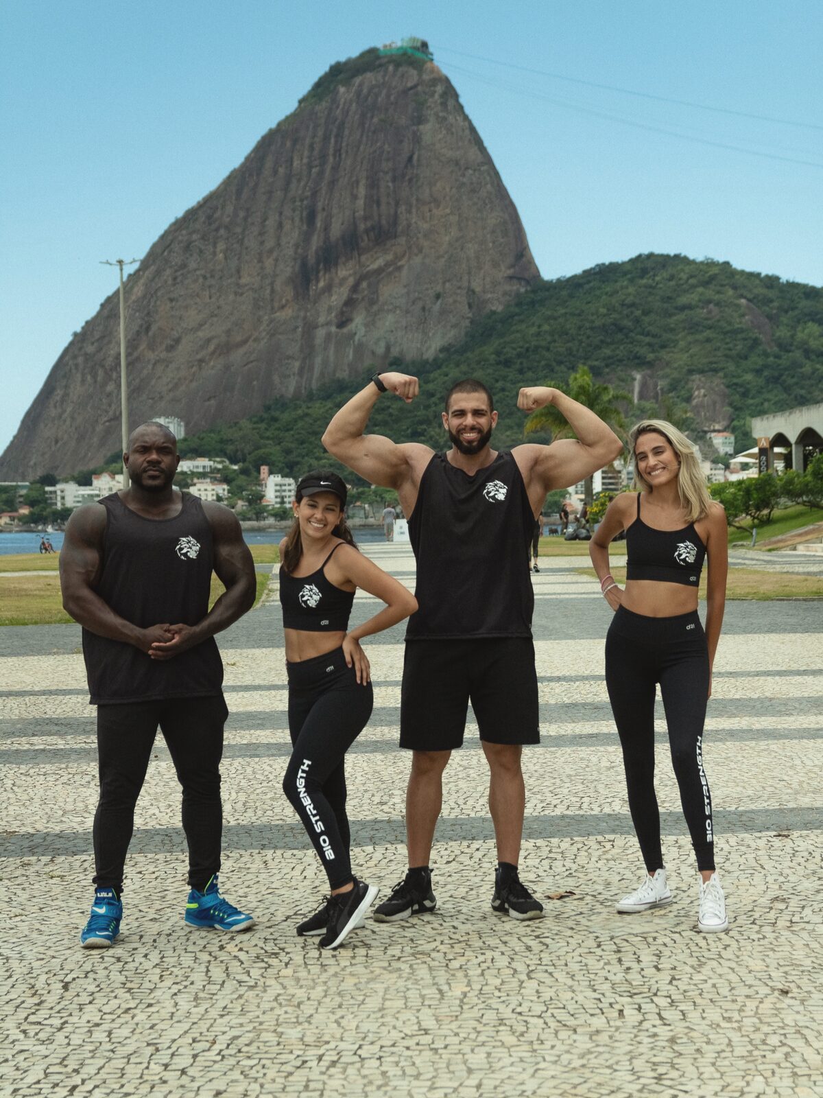 Equipe Alumi Fit treinada em frente ao Pão de Açúcar, no Rio de Janeiro
